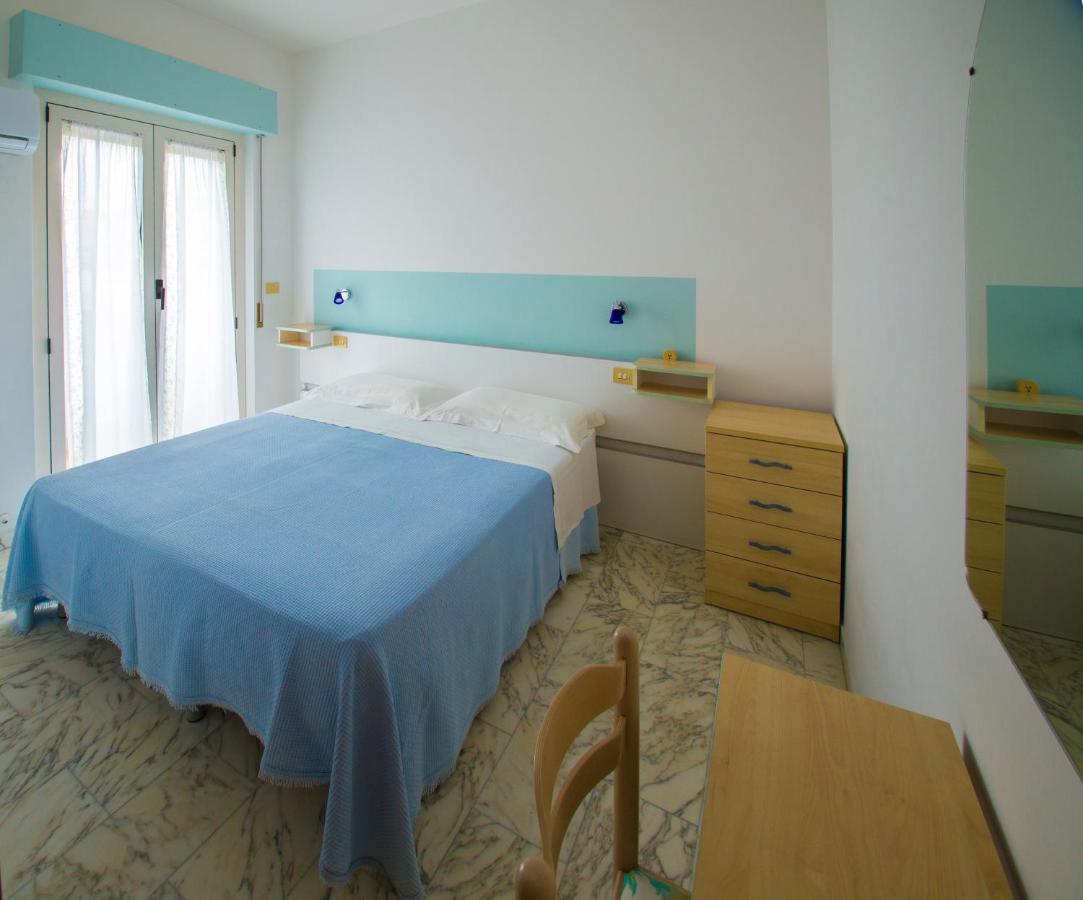 Albergo Il Veliero Pineto Exteriör bild