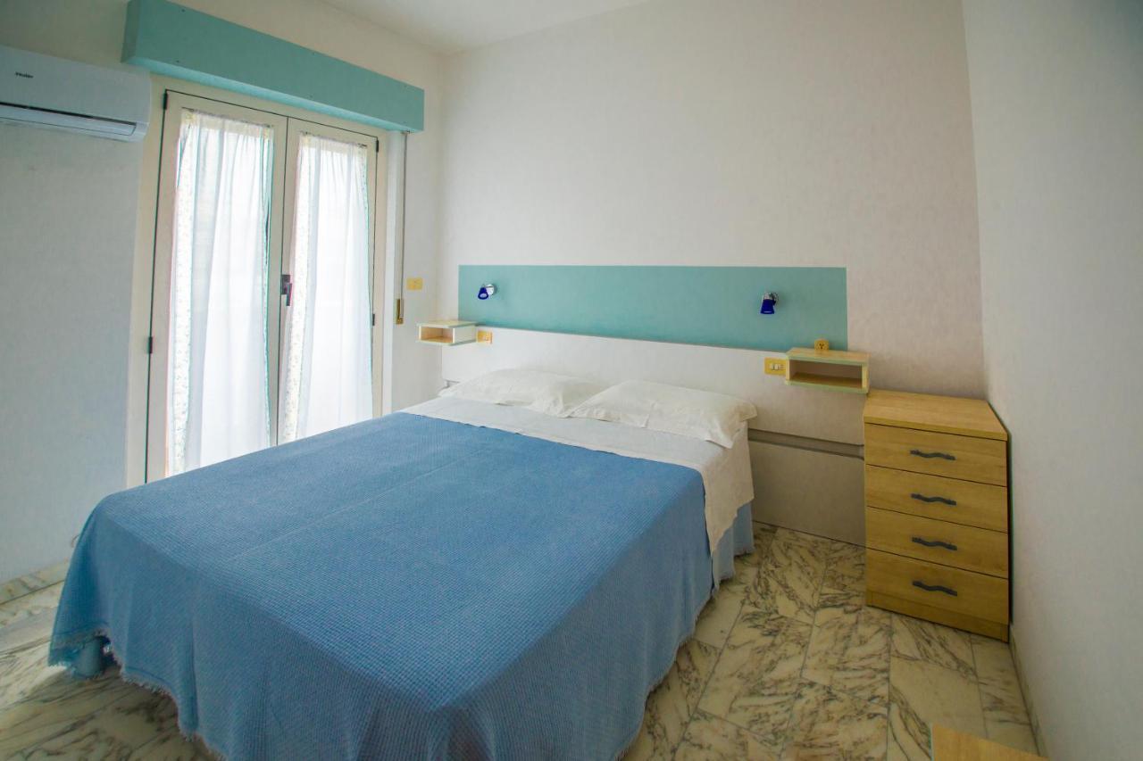 Albergo Il Veliero Pineto Exteriör bild