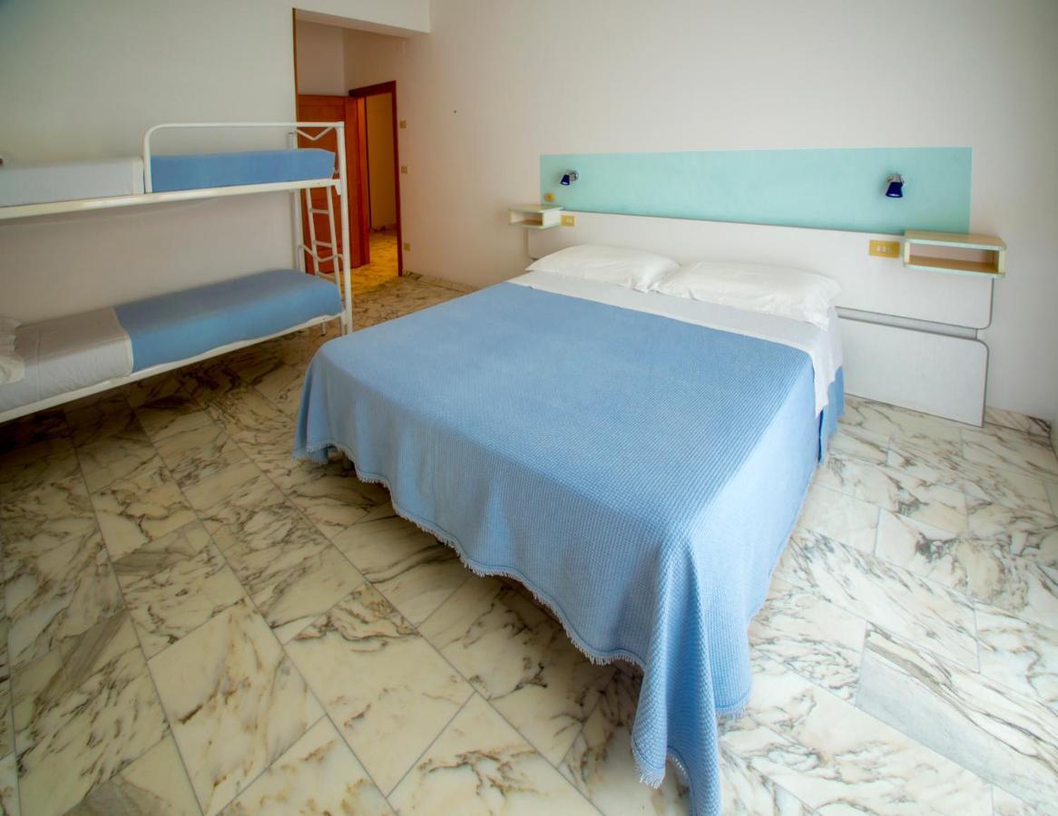 Albergo Il Veliero Pineto Exteriör bild
