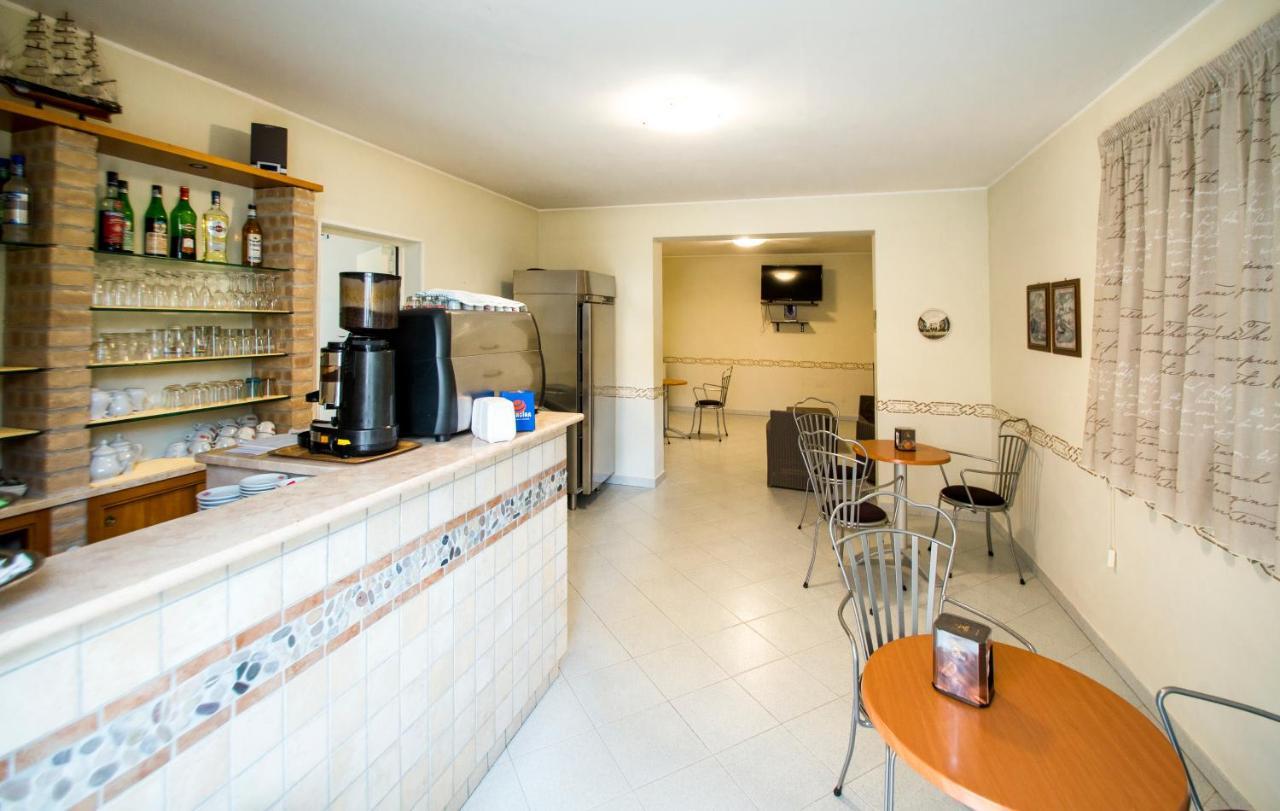 Albergo Il Veliero Pineto Exteriör bild