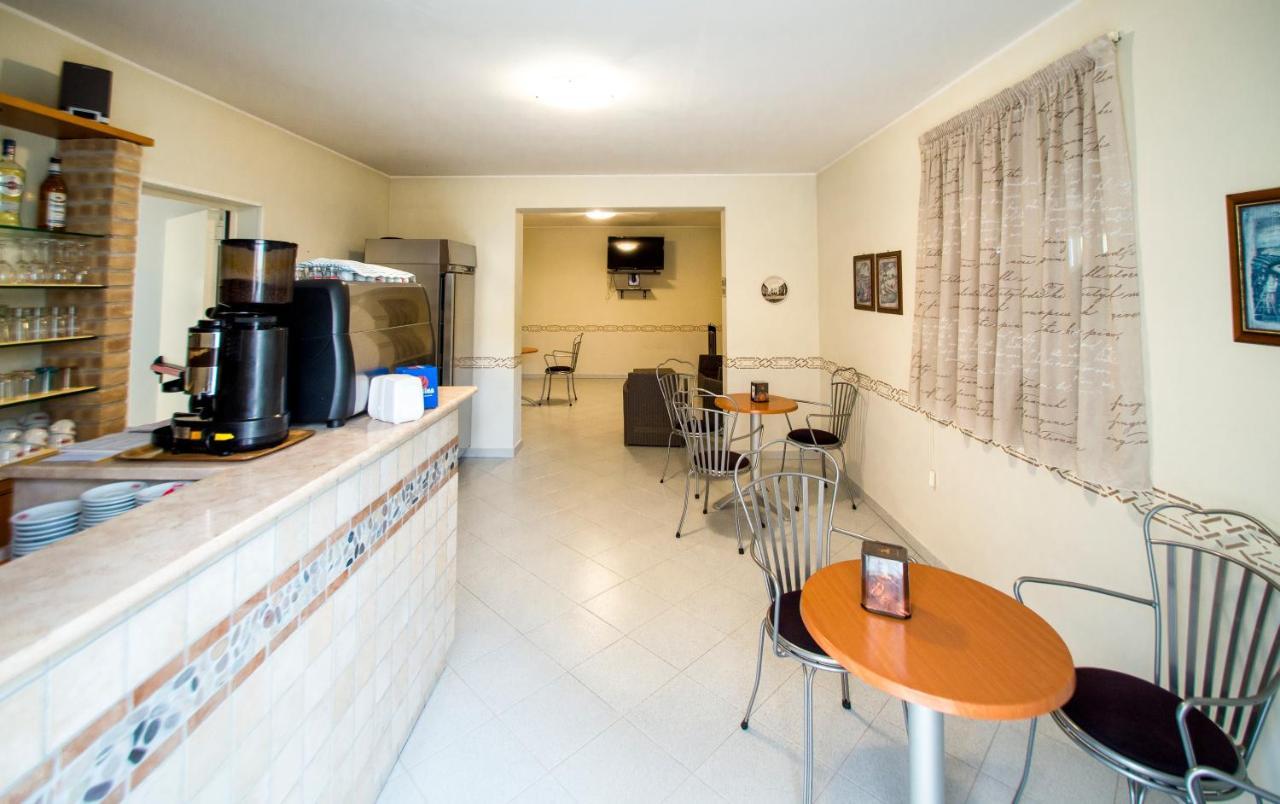 Albergo Il Veliero Pineto Exteriör bild
